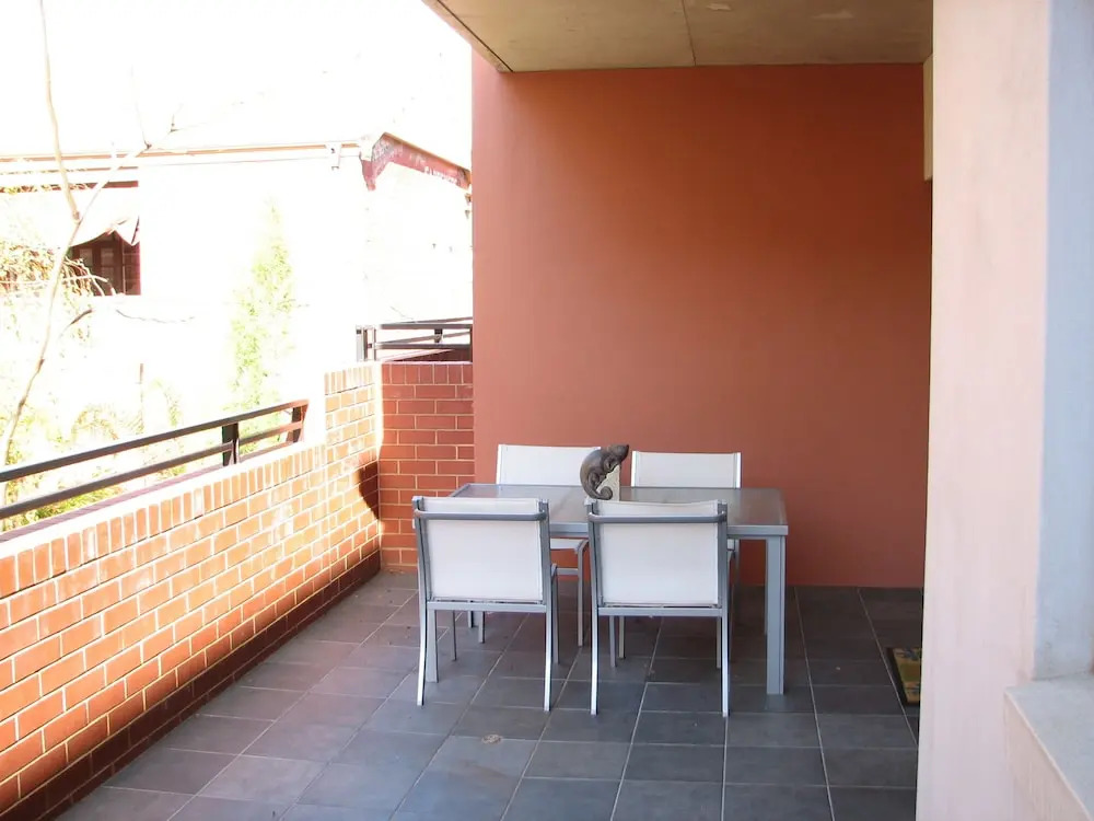 City Escape 2BD in Adelaides East End 1