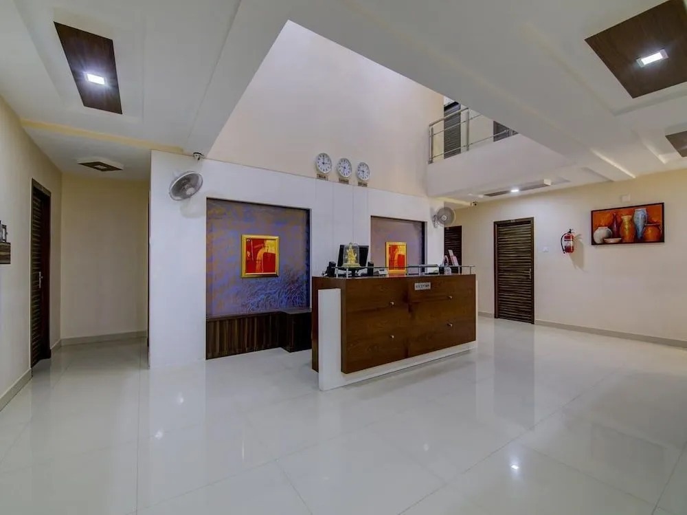 OYO 25048 Aadvik Sai Residency