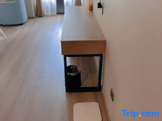 The Candy Box Boutique Hotel(Chongqing Daping Times Tianjie Branch)
