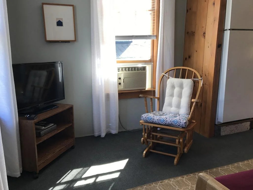 The Lakeview Inn & Cottages