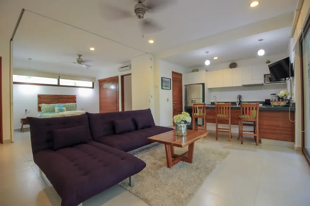 Loft with Jungle View hosted by Olahola