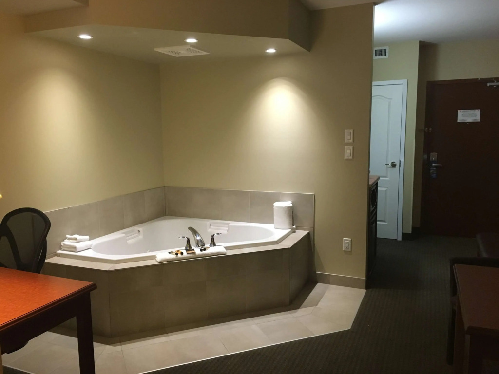 Best Western Plus Service Inn & Suites