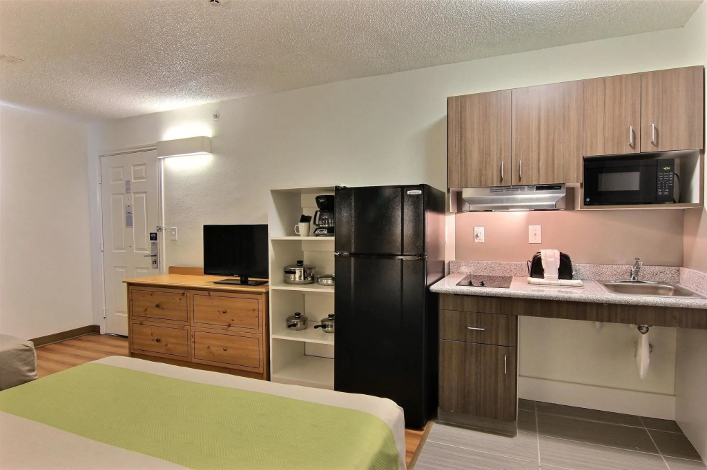 Studio 6 Extended Stay - Austin, TX - Midtown