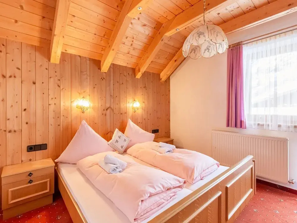 Sunlit Apartment near Ski Area in Längenfeld