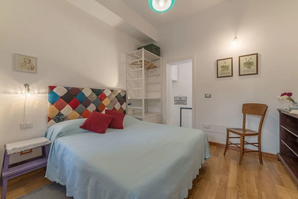 Monti Artistic Flat