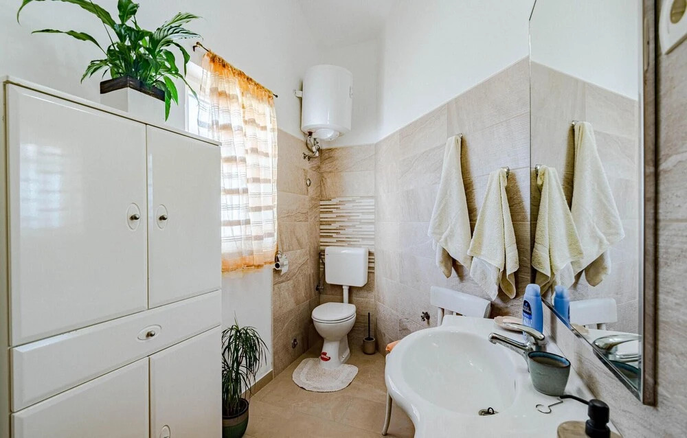 Stunning Apartment in Lumbarda With 2 Bedrooms and Wifi