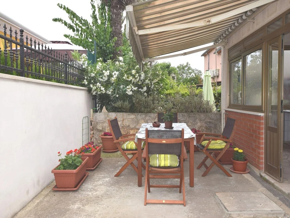 Comfortable Holiday Home Only 500m to the sea With Outdoor Kitchen, Wifi and Airco