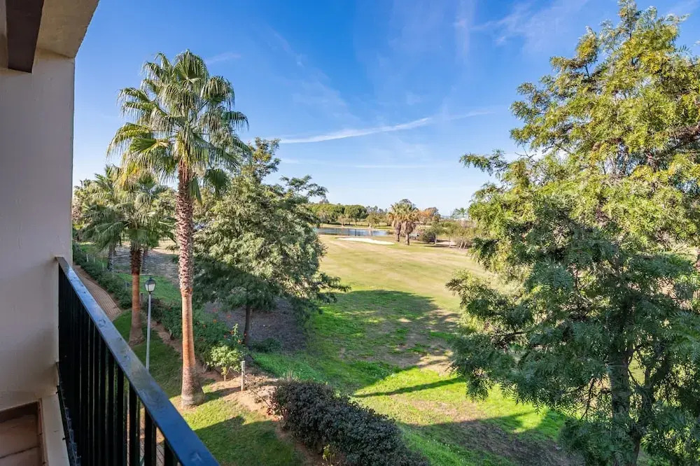 Golf & Riverside Apartment in Isla Canela
