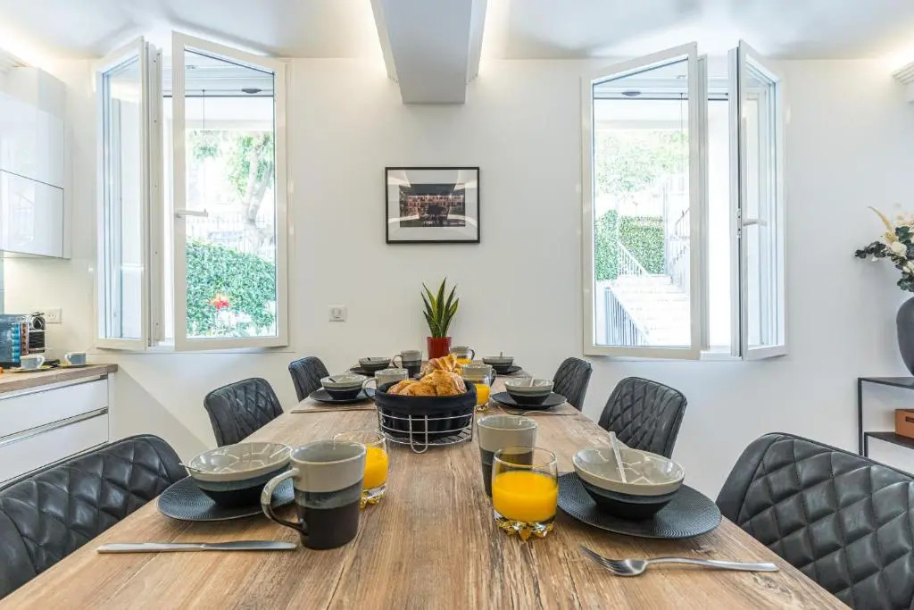 Luxury 3 Bdr Garden & Parking - Angels' Garden
