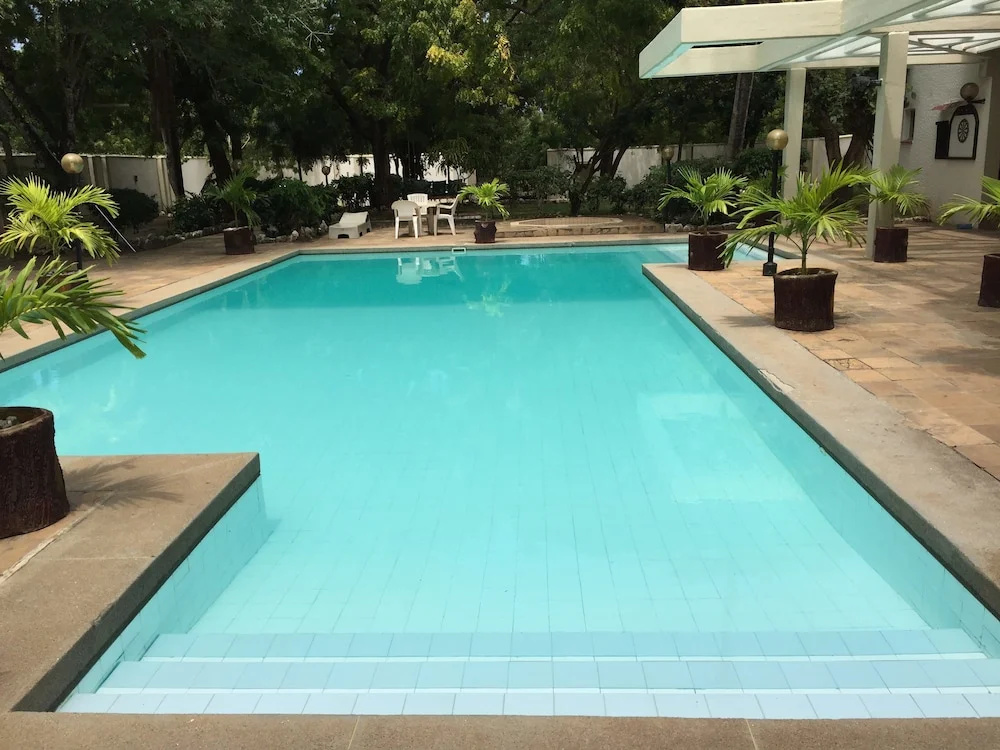 Wayside Beach Apartments