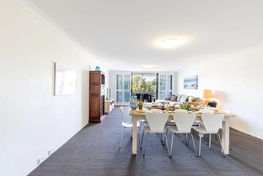 The Dunes15 38 Marine Dr fabulous unit with pool tennis court and across the road to the beach
