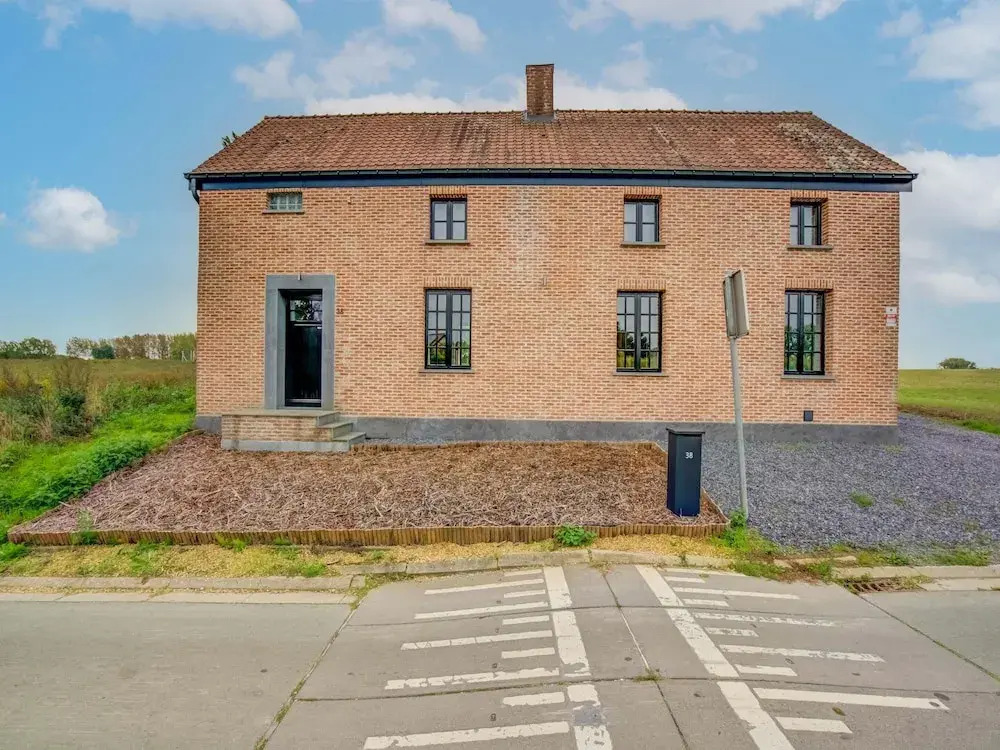 Lush Holiday Home in Vlaanderen With Private Pool