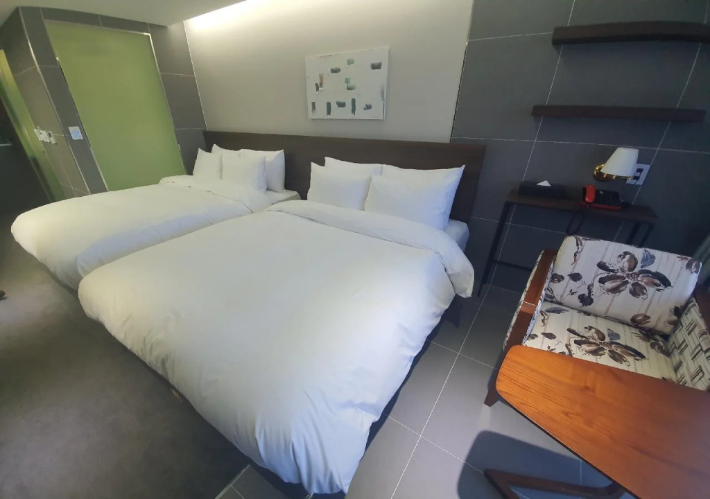 CO-OP City Hotel Harborview