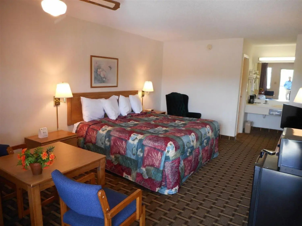 America's Best Value Inn Blue Ridge