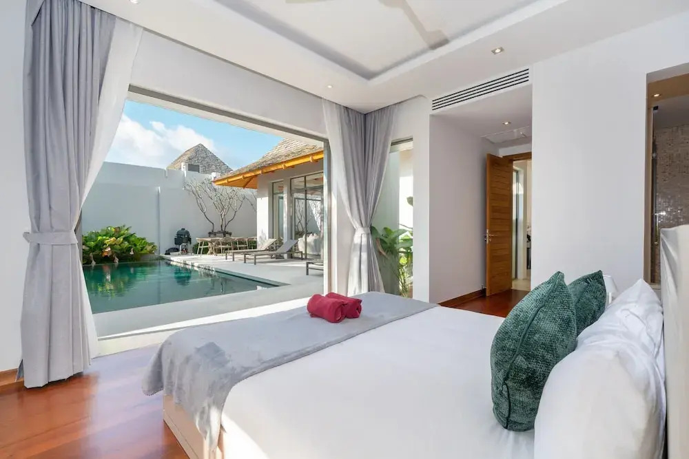 Tropical Pool Anchan Indigo 16