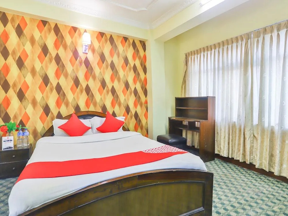 OYO 608 Hotel Aradhya Palace