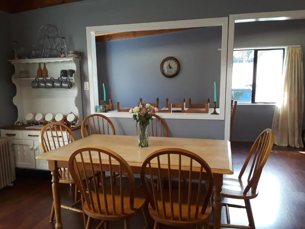 Lady Bowen Bed & Breakfast