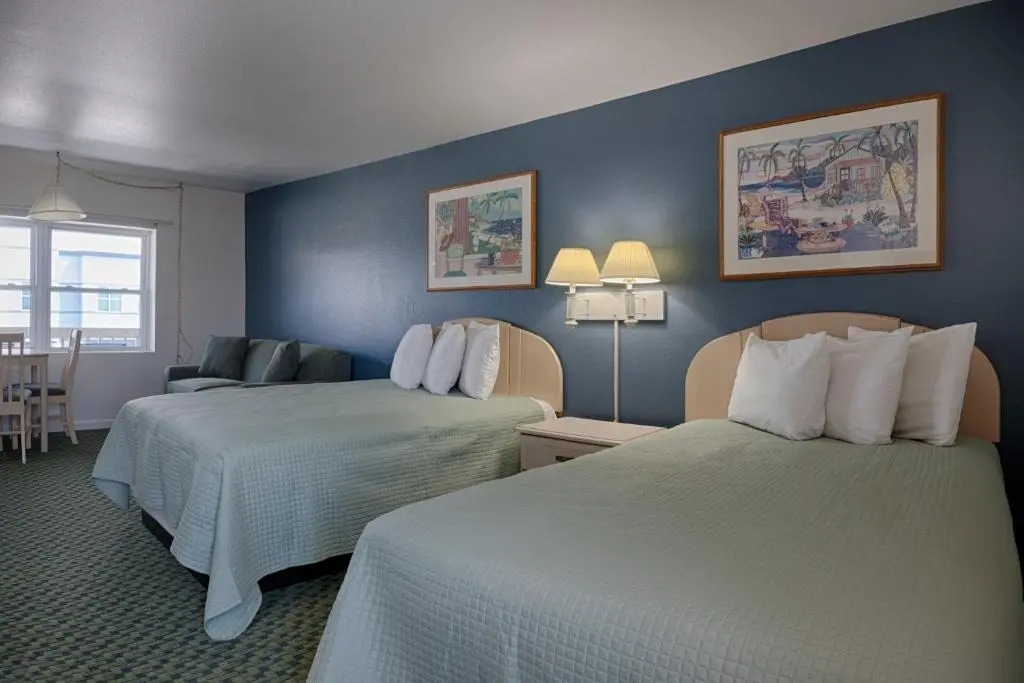 Crystal Sands Motel