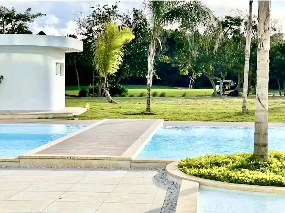 Apartment With Pool And Golf View