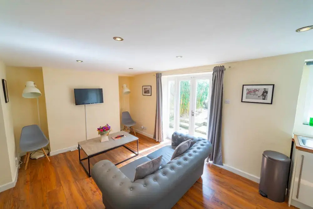 Modern Bright Garden Flat with Patio
