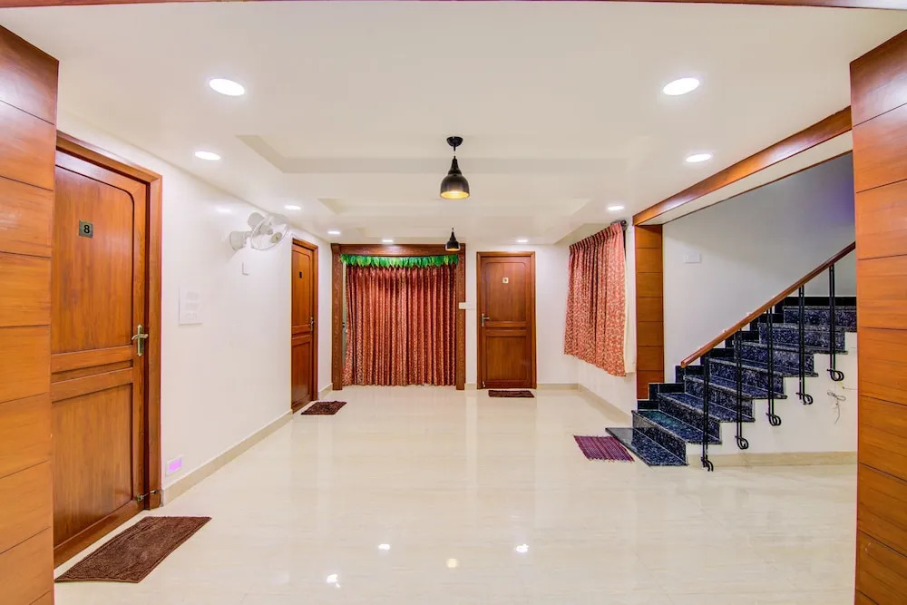 OYO Home 78311 Classic Studio Stays