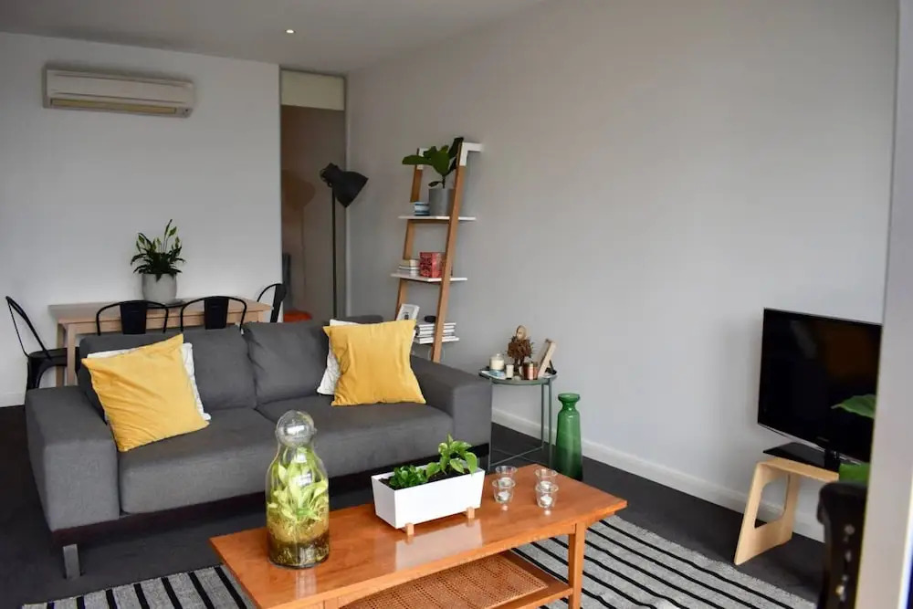 Stylish 1 Bedroom Apartment By Melbourne Park in Richmond