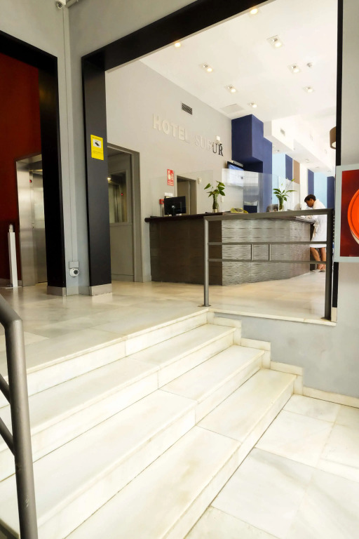 Hotel Subur