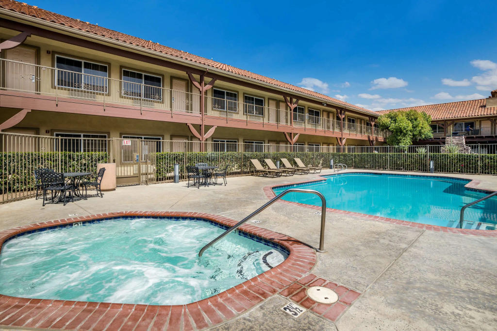 Best Western Corona Hotel & Suites