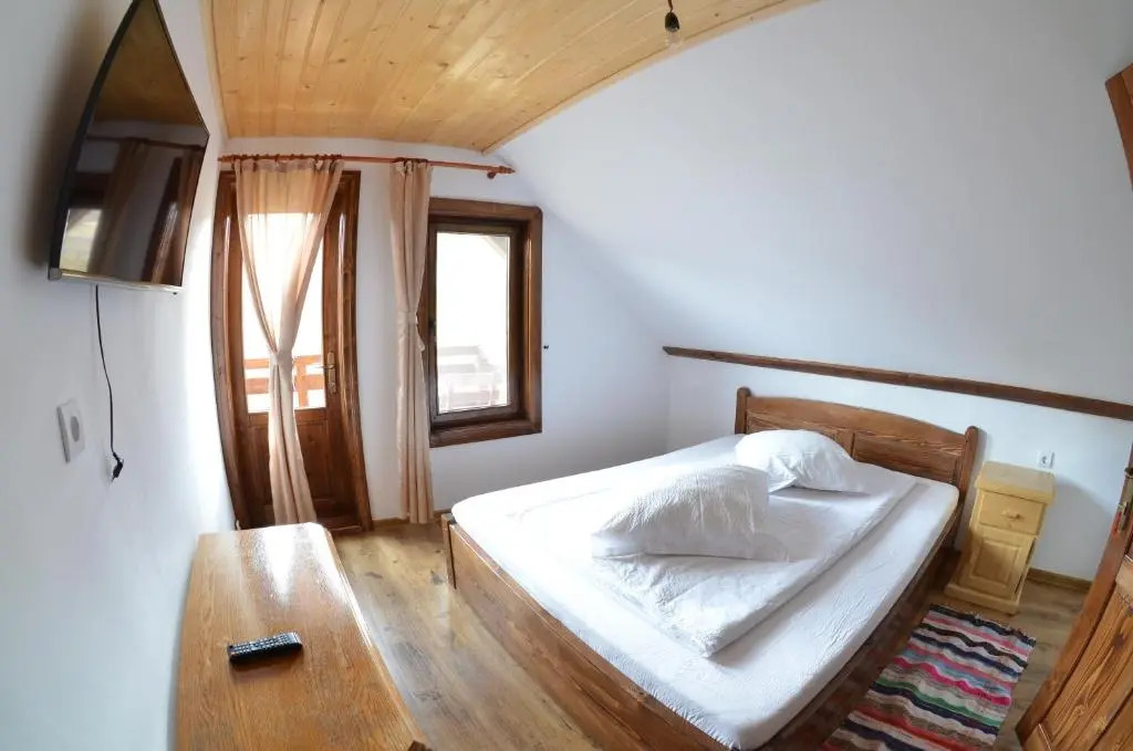 Denisa's Lodge