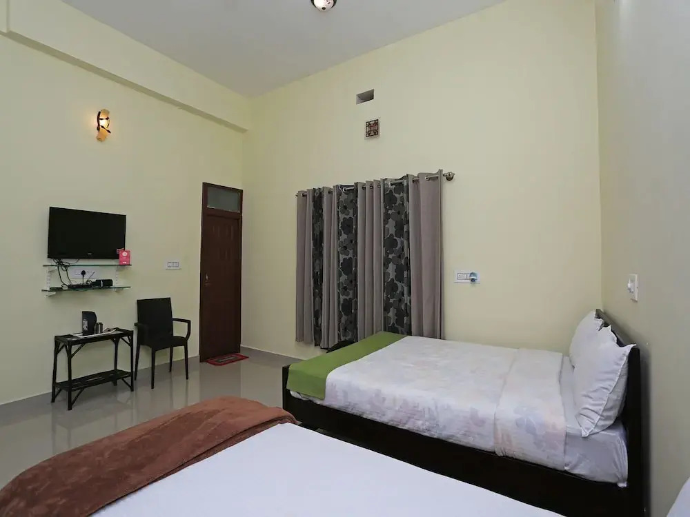 OYO 9263 Home Breezy 2 BHK Stuart Hill