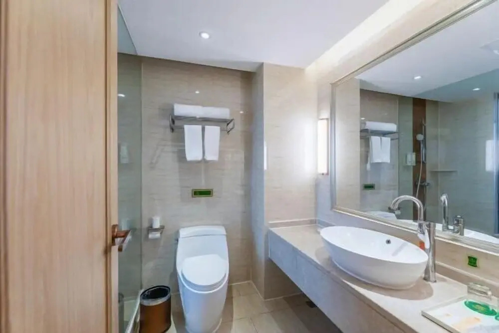 Vienna Hotel (Xupu Wanda Plaza)