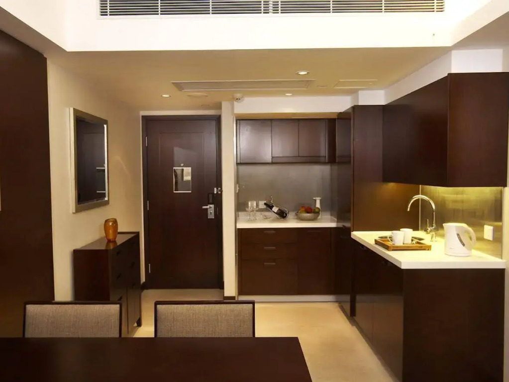 Royal View Hotel