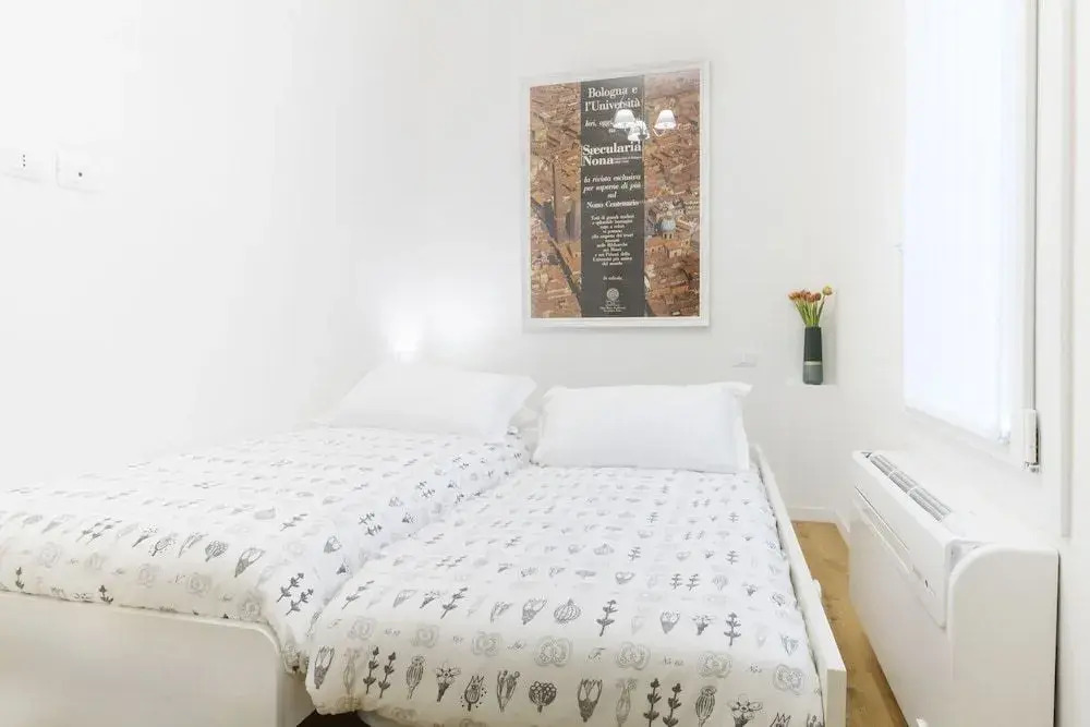 GetTheKey San Vitale Apartment