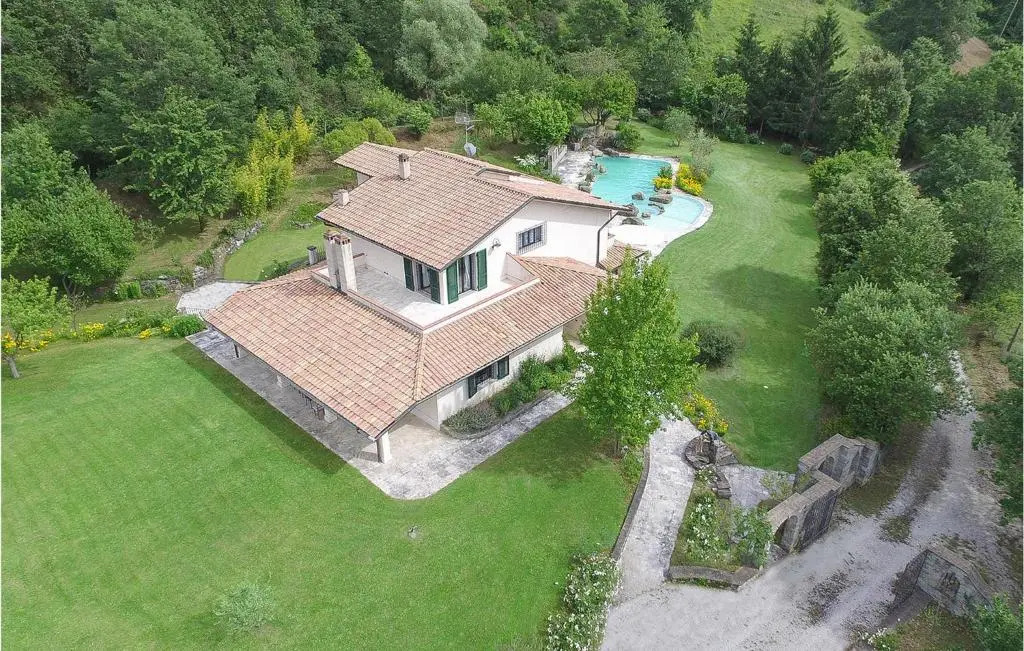 Amazing Home In Umbertide With Kitchen