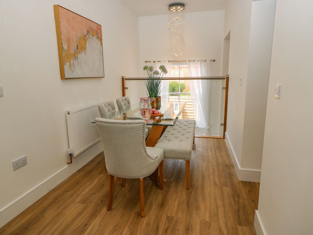 23a High Street