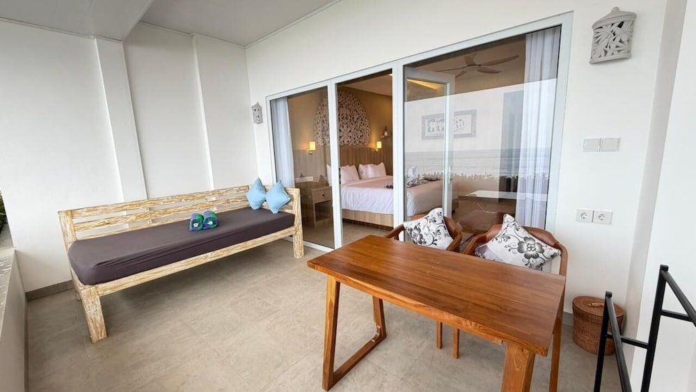 Solaluna Beach Homestay