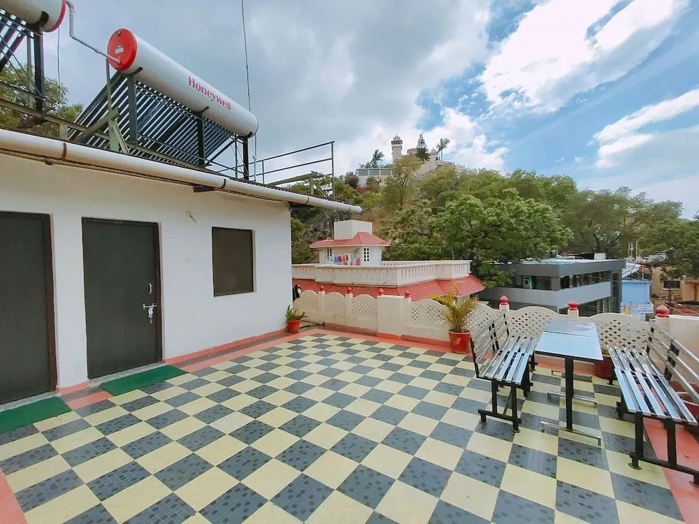 Hotel Radhika Palace