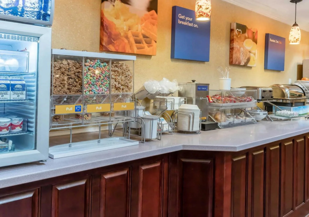 Comfort Suites Oxford I-20 exit 188