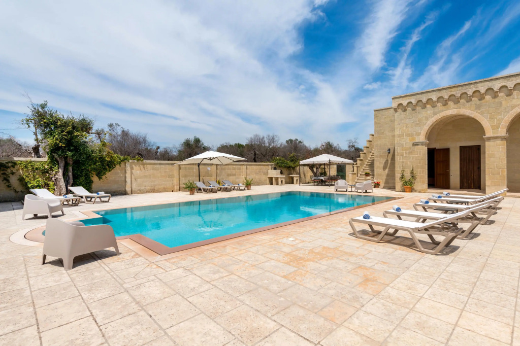 Masseria Le Giare In Carpignano Salentino