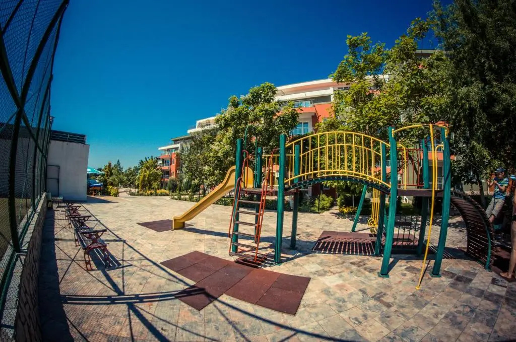 Green Fort Noks Apartments