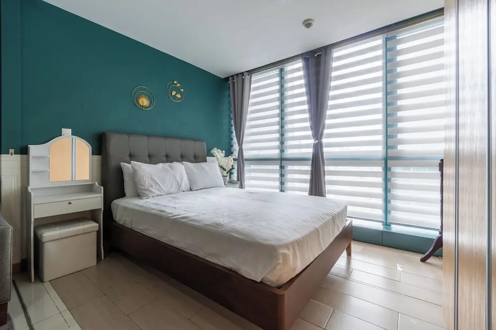 Luxury Upscale Retreat in Uptown Bgc, Metro Manila