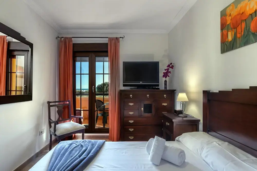 Cozy Seaside Retreat at Los Albatros