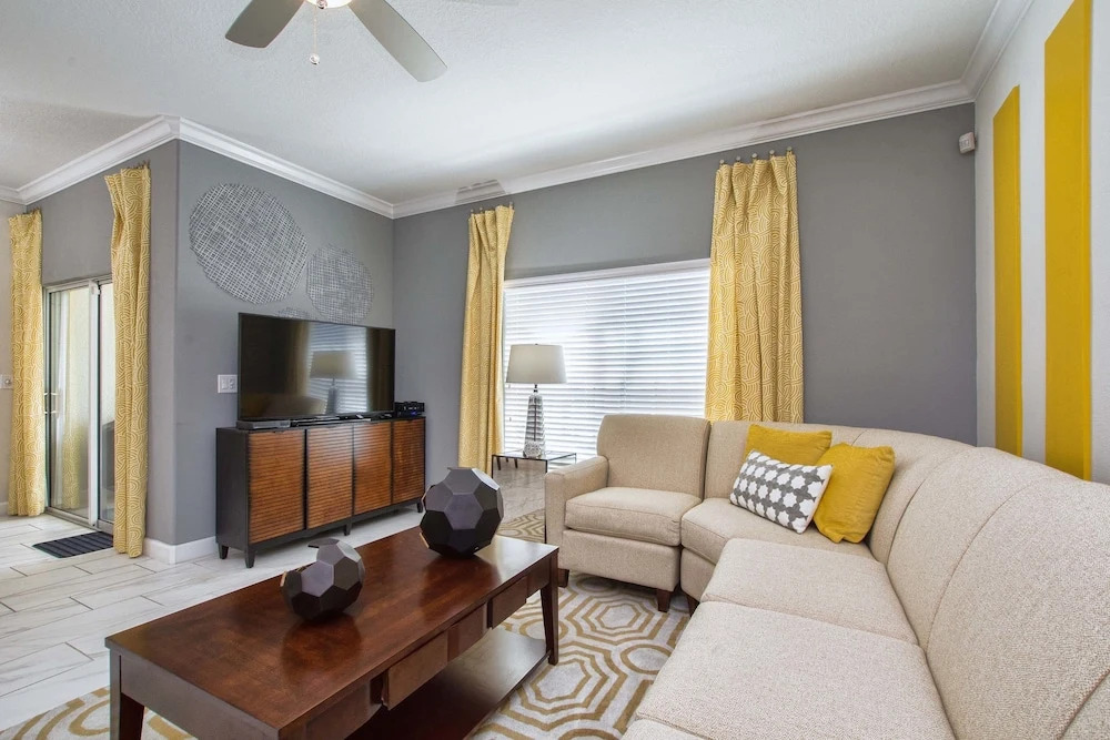 Storey Lake 4 Bedroom Townhome w Splashpool - 1629ST