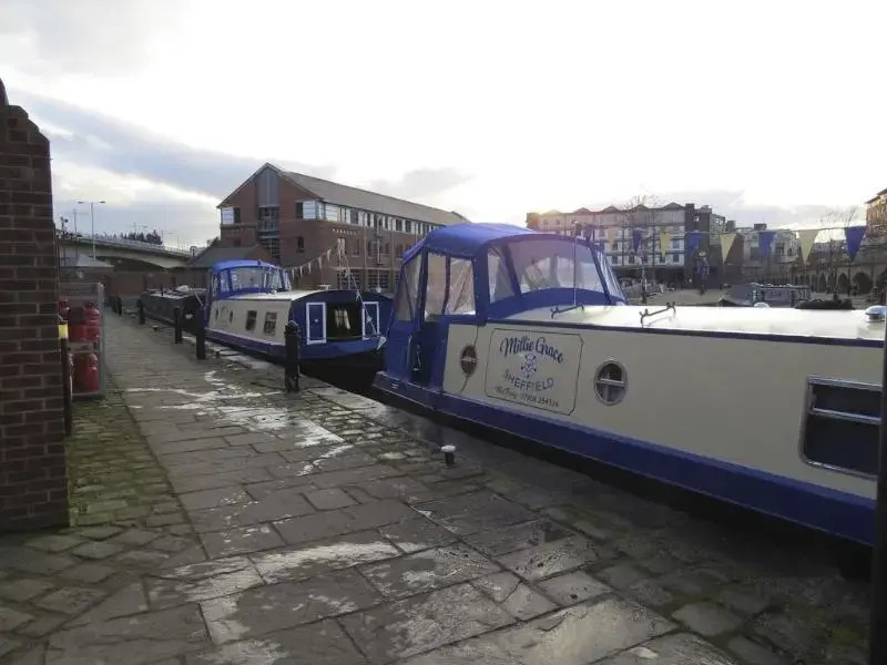 Houseboat Hotels