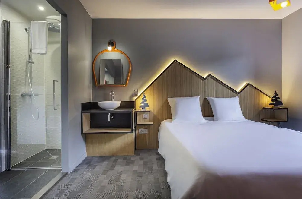 Hotel Base Camp Lodge - Bourg Saint Maurice