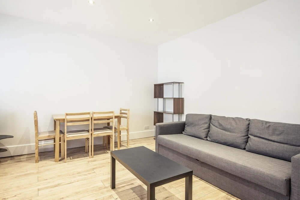 Bright Mornington Avenue Apartment II- KDW02