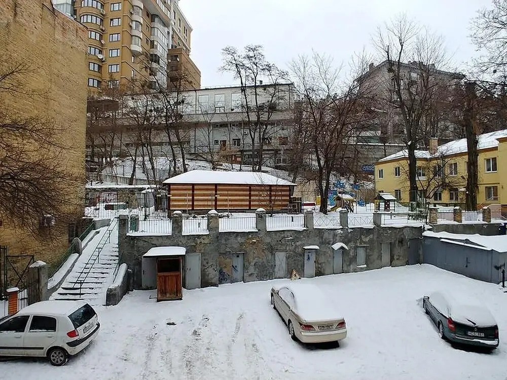 Two Bedrooms 13 Baseina Str Centre Near Guliver