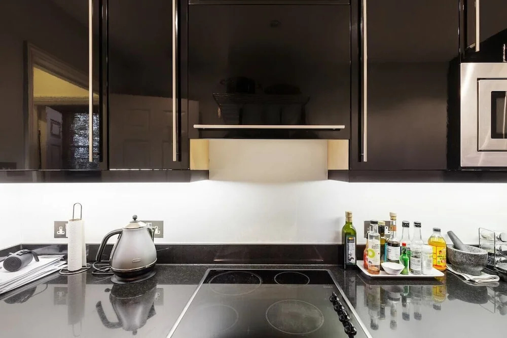 Stunning 2 Bed Apt, Sleeps 3 in Kensington