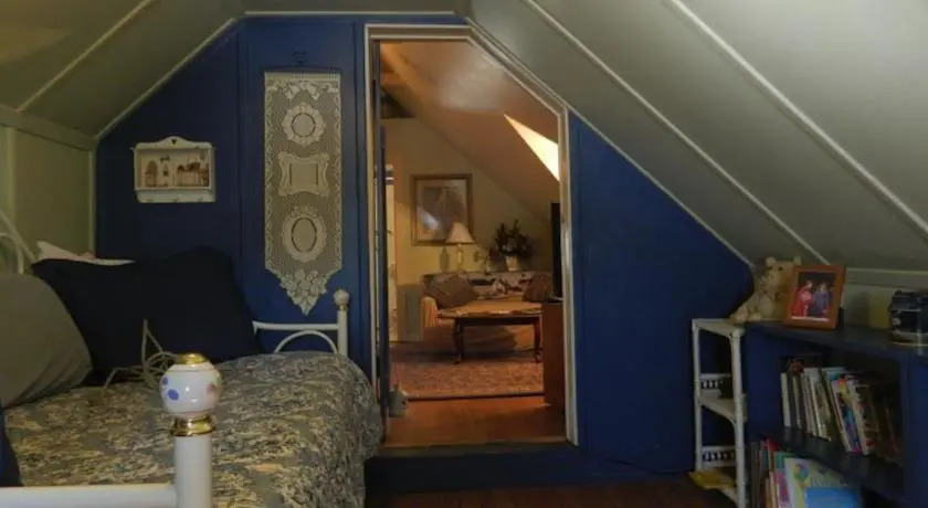 Village Victorian Bed & Breakfast