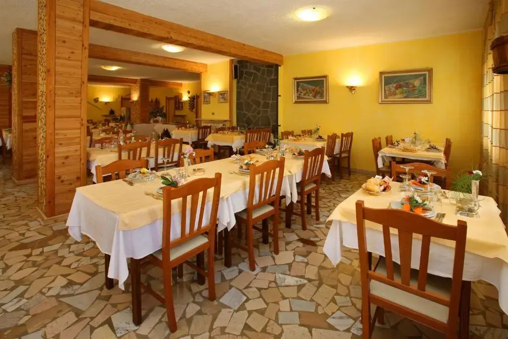 Hotel Holiday Debili